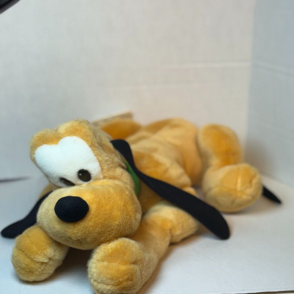 Vintage 1990s/Y2K Disney Store Exclusive Pluto Lying Down Plush - NWT 16"